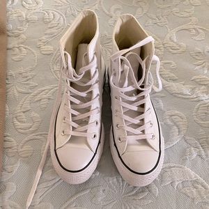 Leather white platform all stars!